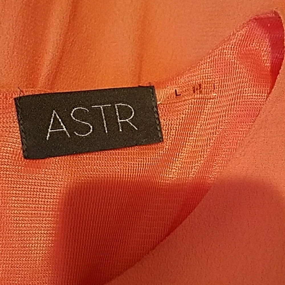 ASTR Orange Top size Large loose fitting! - Picture 8 of 8